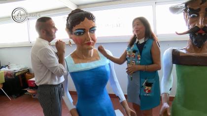  Los Cabezudos de la Feria pasan por Restauración.
