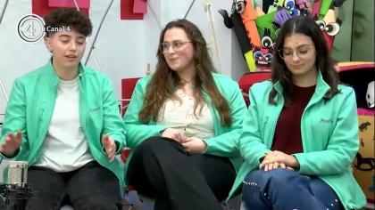 Visitan Canal 4 la nueva comparsa 