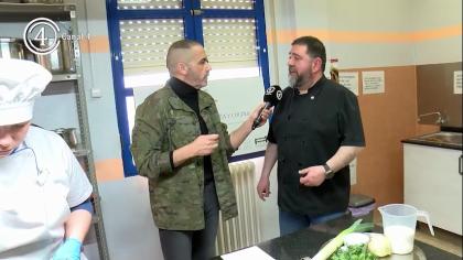 Cocinamos platos de semana santa con el taller de cocina de servicios sociales 