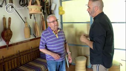 Manolo Morcillo nos enseña su Museo de Antigüedades. 